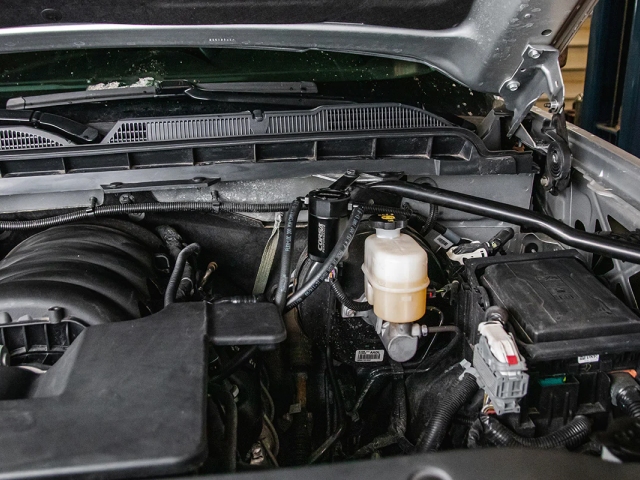 CORSA Aluminum Oil Catch Can w/ Bracket (2014-2020 GM Truck & SUV 5.3L & 6.2L V8) - Click Image to Close