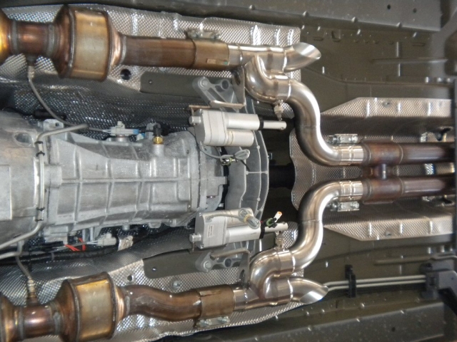 NOWEEDS Exhaust Diverter System, 2.75" (2014-2015 Camaro Z28) - Click Image to Close