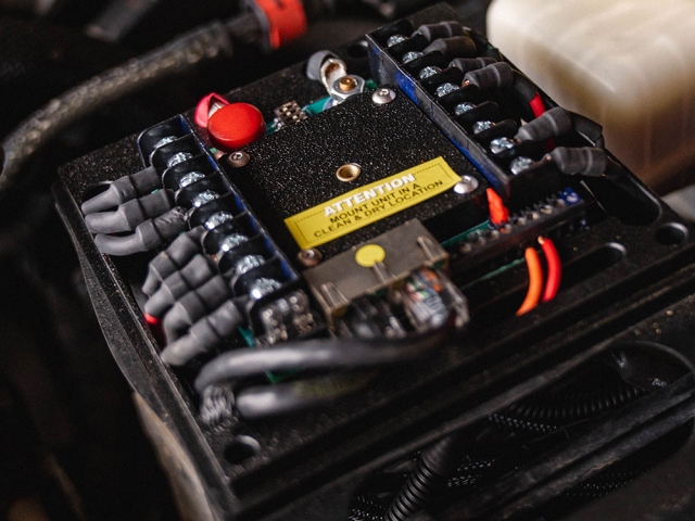 sPOD BANTAMX HD POWER DISTRIBUTION MODULE (2018-2025 Jeep Wrangler JL & JLU & Gladiator JT 3.6L PENTASTAR V6)