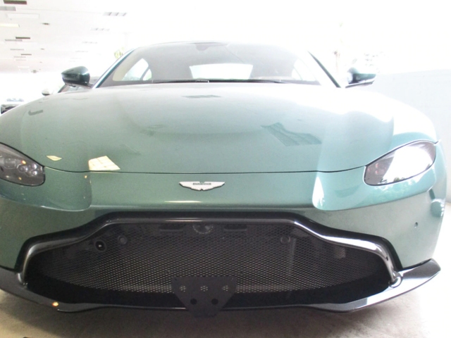 STO N SHO Detachable Front License Plate Bracket (2019 Aston Martin Vantage)