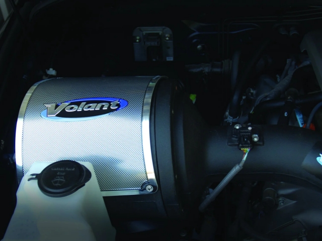 Volant Closed Box Air Intake w/ PowerCore Filter (2007-2021 Toyota Tundra & Sequoia 5.7L V8)